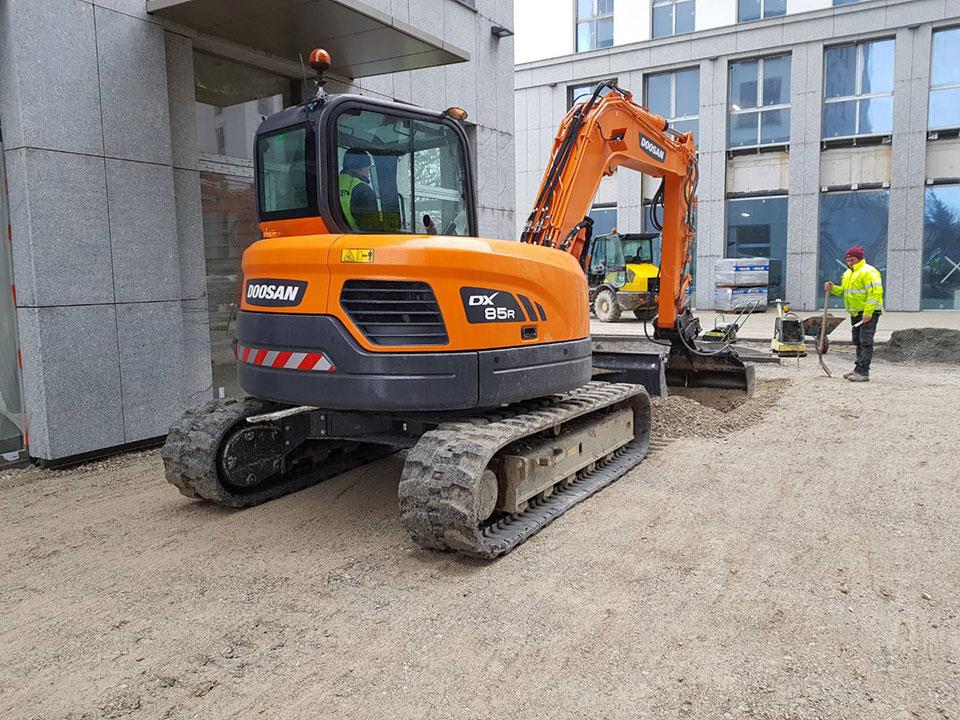 Doosan-DX85